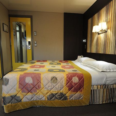 Hotel Du Vieux Saule Párizs Kültér fotó